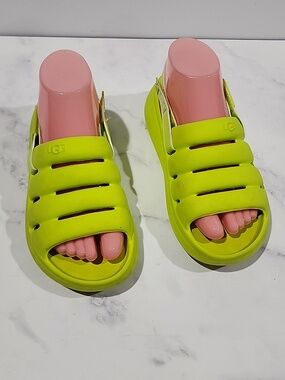 UGG  Lime Green  Clogs Sandals